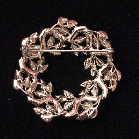 Vintage Enamel Leaf Rhinestone Brooch - Picture 2 of 2